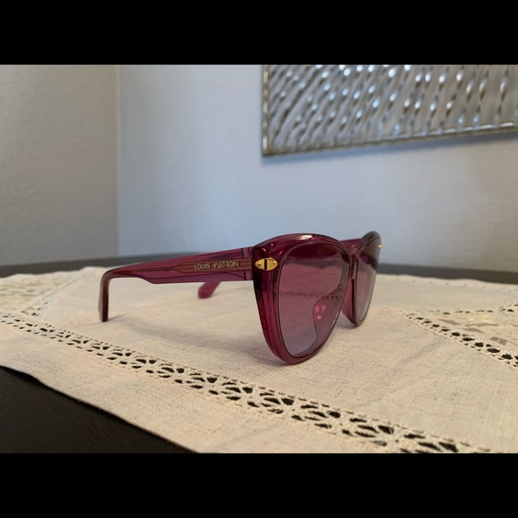Louis Vuitton Violet Sunglasses - Picture 5 of 11